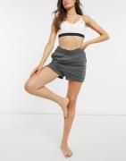 Nike - Sorte yoga-shorts i frotte