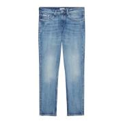 LINUS jeans i en slank, affaset pasform