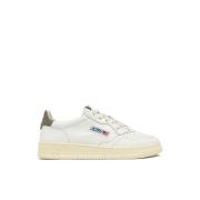 Medalist Low Top Sneakers