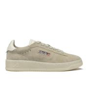 Beige Ruskind Lave Top Sneakers