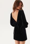 FOREVER NEW Josilyn Velvet Bow Back Mini Black 42