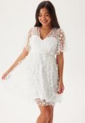 Bubbleroom Occasion 3D Floral V-neck Dress White 38