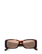 Ella Tortoise Cinnamon Firkantede Solbriller Brown Corlin Eyewear