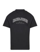 Jjecaleb Varsity Tee Ss O-Neck Noos Jnr Tops T-Kortærmet Skjorte Black...