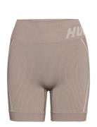 Hmlte Christel Seamless Shorts Sport Shorts Sport Shorts Beige Hummel