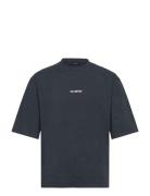 Monogram Over D Tee Designers T-Kortærmet Skjorte Black HAN Kjøbenhavn