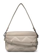 Diamond Quilt Camera Bag W/Pkt Bags Crossbody Bags Grey Calvin Klein
