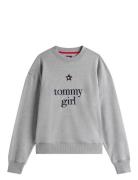 Tommy Girl Graphic Crew Neck Tops Sweatshirts & Hoodies Sweatshirts Gr...
