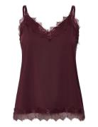 Top From Freequent In A Light Material. The Top Has A Simple Silhouett...