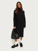 Noisy May - Langærmede kjoler - Black - Nmviola L/S Rollneck Knit Dres...