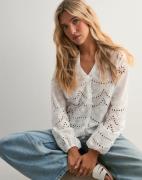 Only - Hvid - Onlbine Lalisa Ls V-Neck Emb Top Wv