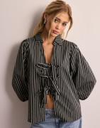 Vero Moda - Sort - Vmmalou 3/4 V-Neck Shirt Wvn Btq
