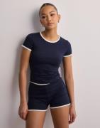 Nelly - Blå - Contrast Seam Shorts