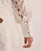 Vero Moda - Hvid - Vmnikki Lace Ls V-Neck Top Wvn