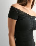 Nelly - Sort - Rib Lace Off Shoulder Top