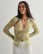 Nelly - Grøn - Delicate Lace LS Top