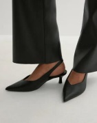 Nelly - Sort - Thin V-Shape Slingback