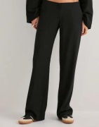 Nelly - Sort - No Waist Relaxed Suit Pants