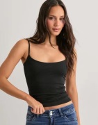 Nelly - Sort - Built In Bra Singlet