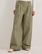 Nelly - Grøn - Relaxed Strap Pants
