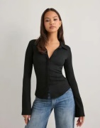 Nelly - Sort - Amazing Structure Shirt Top