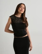 Nelly - Sort - Lace Blocking Sleeveless Top