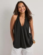 Nelly - Sort - Flowy Halter Neck Top