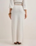 Nelly - Hvid - Elegant Structure Maxi Skirt